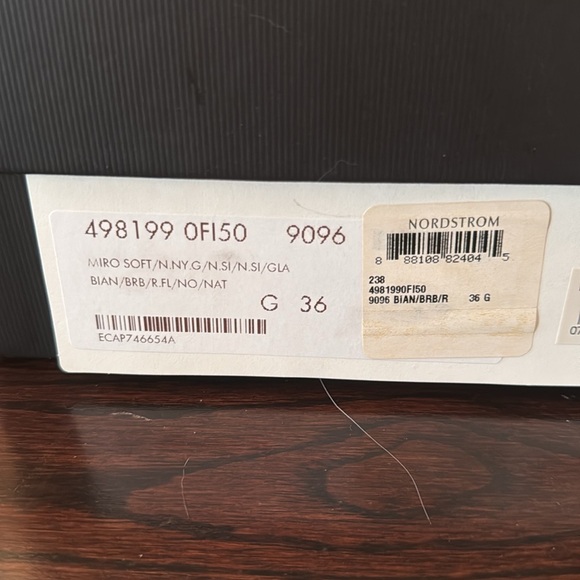 Gucci sneaker with bee - Picture 4 of 9